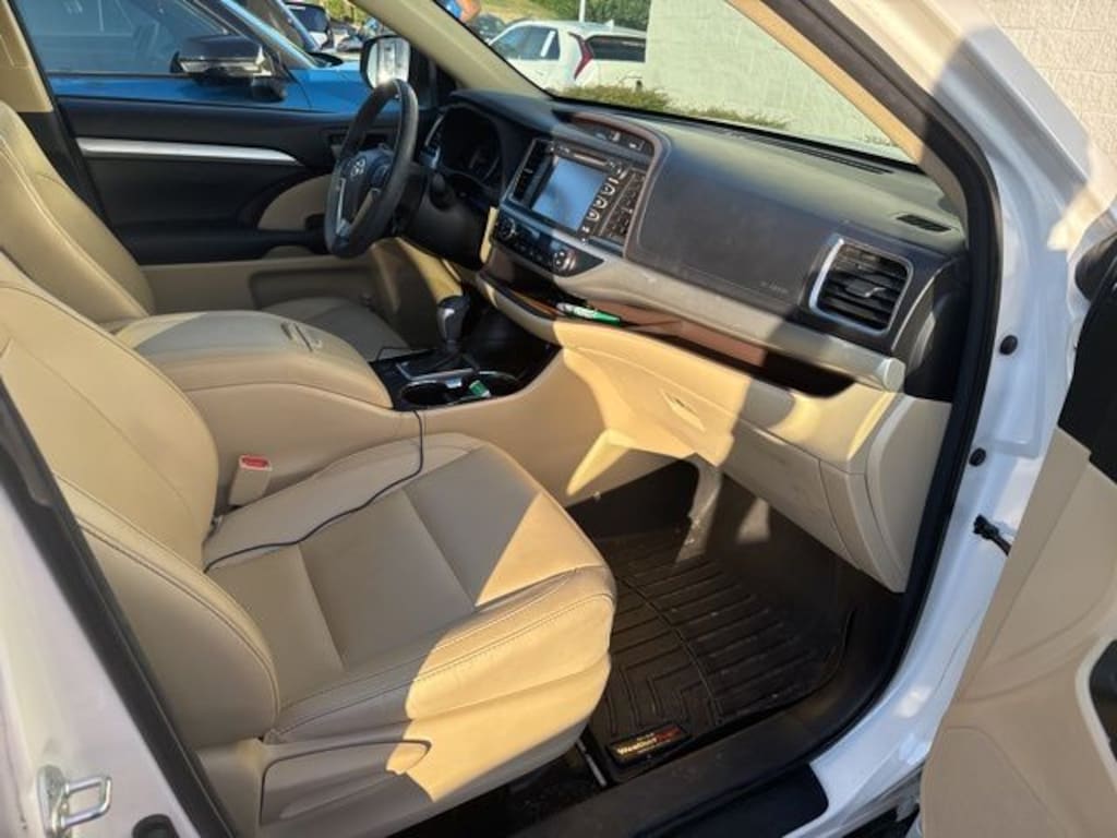 Used 2015 Toyota Highlander XLE V6 SUV