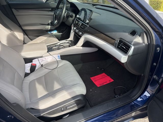 2018 Honda Accord Touring 2.0T photo 4
