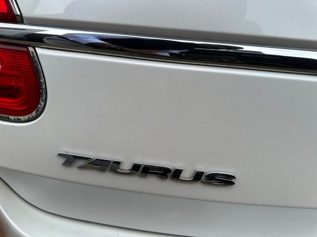 2010 Ford Taurus SHO - Photo 42