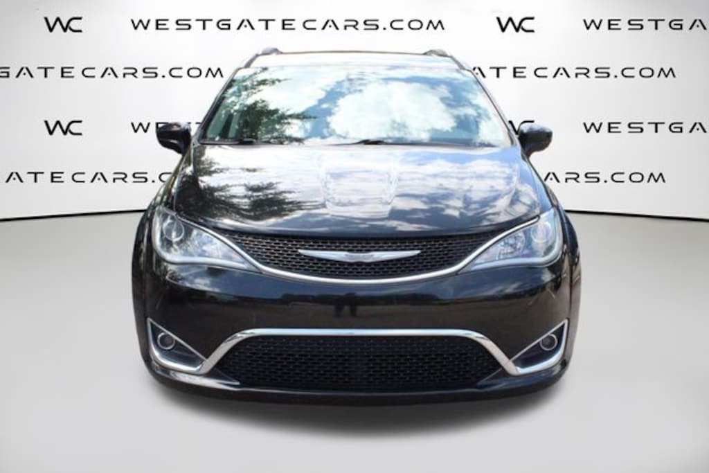 Used 2018 Chrysler Pacifica Touring L Van