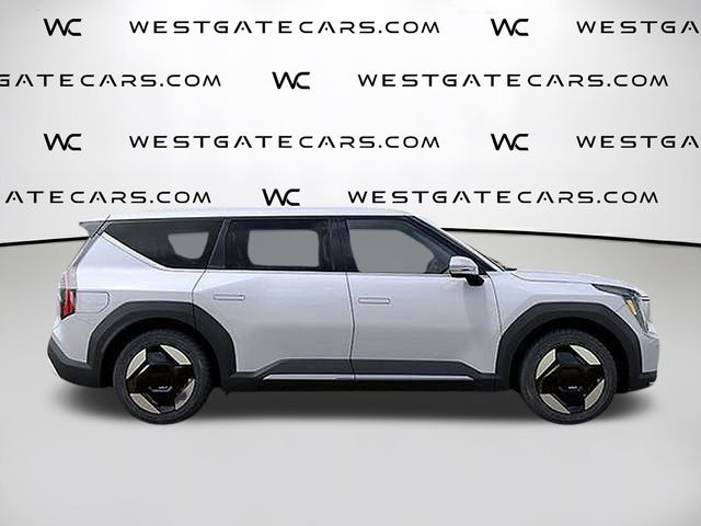 2026 Kia EV9 Light - Photo 13