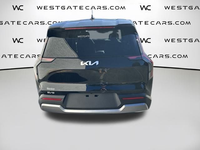 2026 Kia EV9 Light - Photo 10