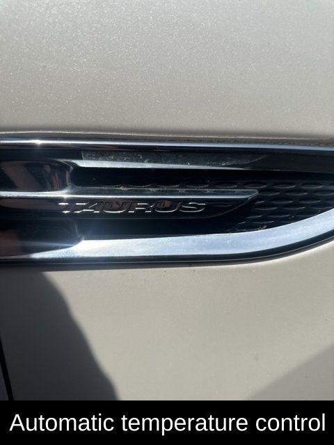 2010 Ford Taurus SHO - Photo 14