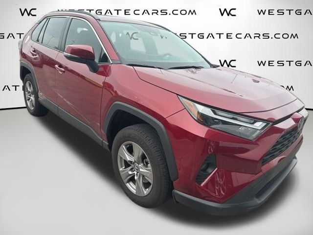 2024 Toyota RAV4 Hybrid XLE photo 3