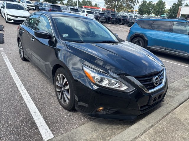 2017 Nissan Altima 2.5 SV photo 2