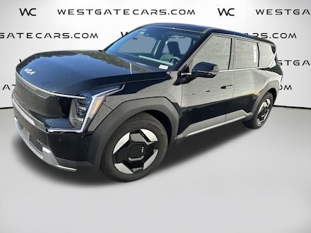 2026 Kia EV9 Light Short Range SUV