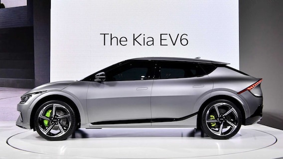 2022 Kia EV6 First Drive: Competitive New EV Model Mashes Up