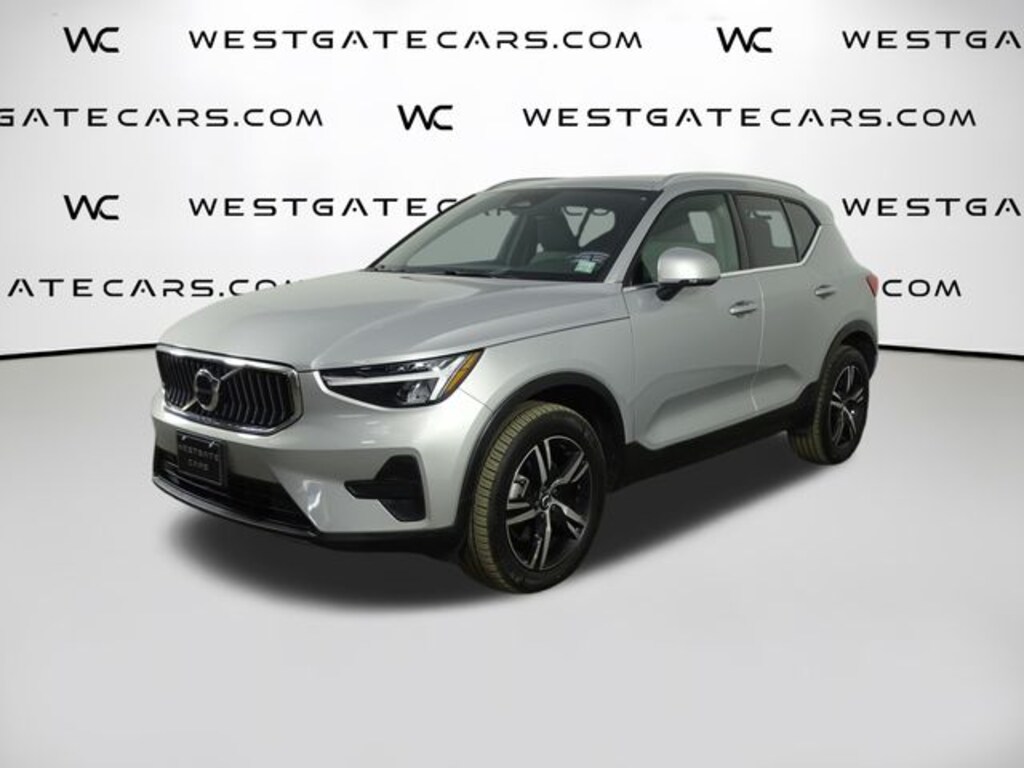 Used 2025 Volvo XC40 B5 Core Bright Theme SUV
