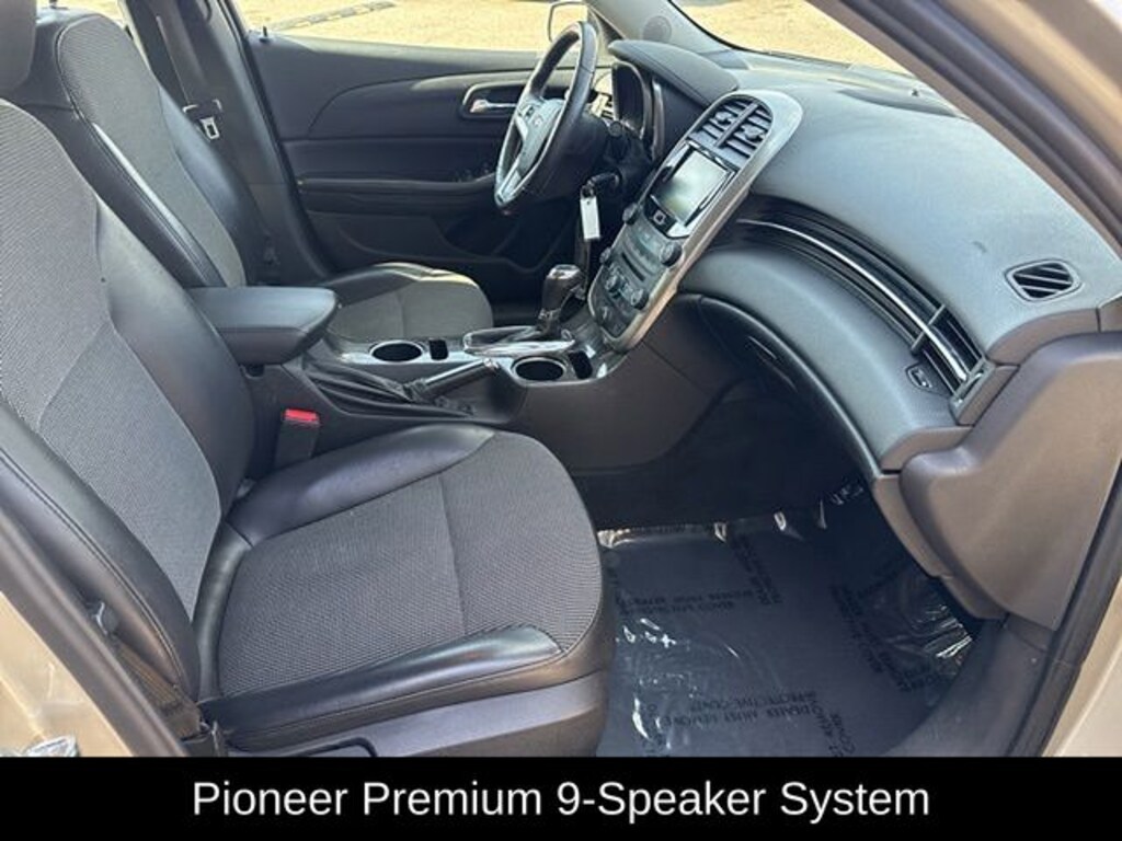 Used 2015 Chevrolet Malibu LT w/2LT Sedan