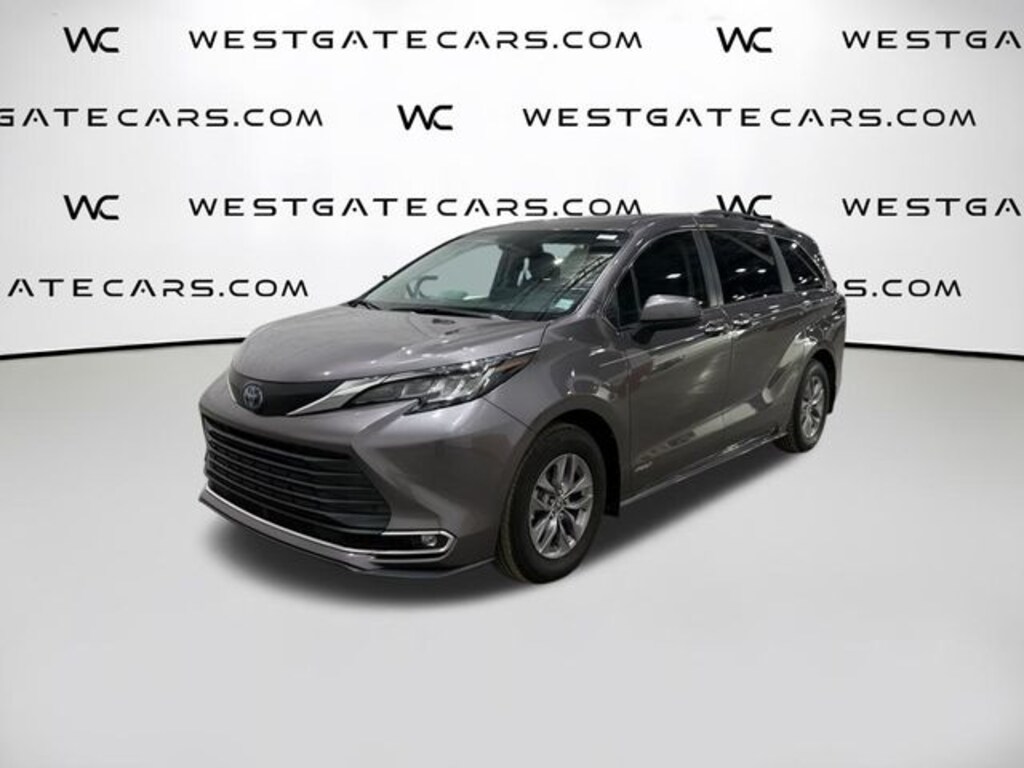 Used 2021 Toyota Sienna XLE 8 Passenger Van