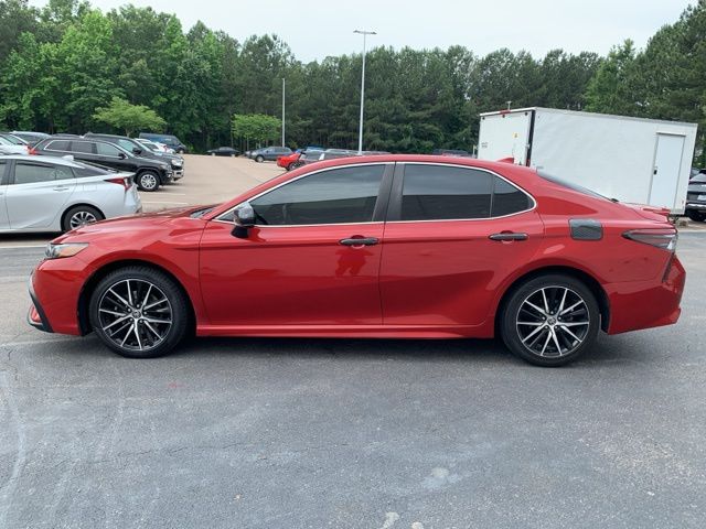 2021 Toyota Camry SE photo 4