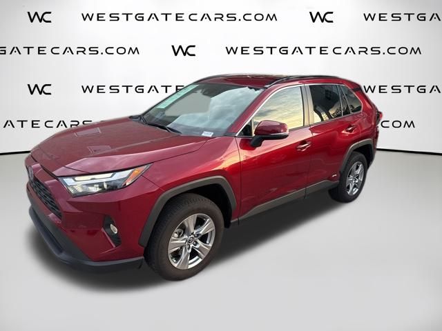 2024 Toyota RAV4 XLE's photo