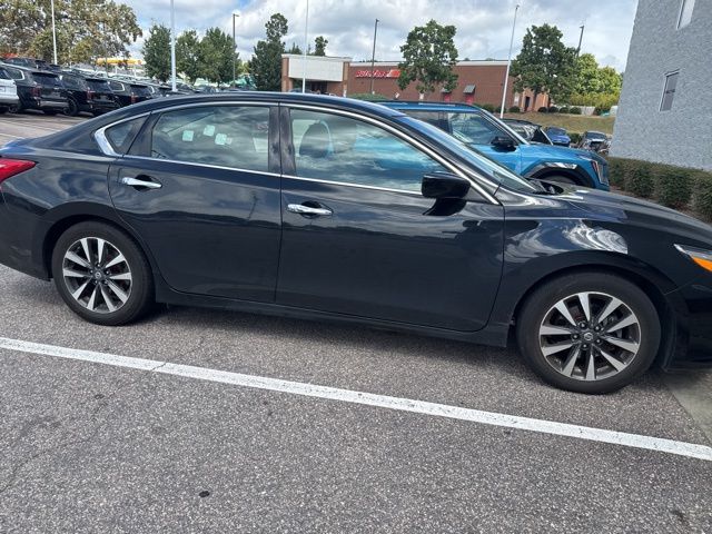 2017 Nissan Altima 2.5 SV photo 3
