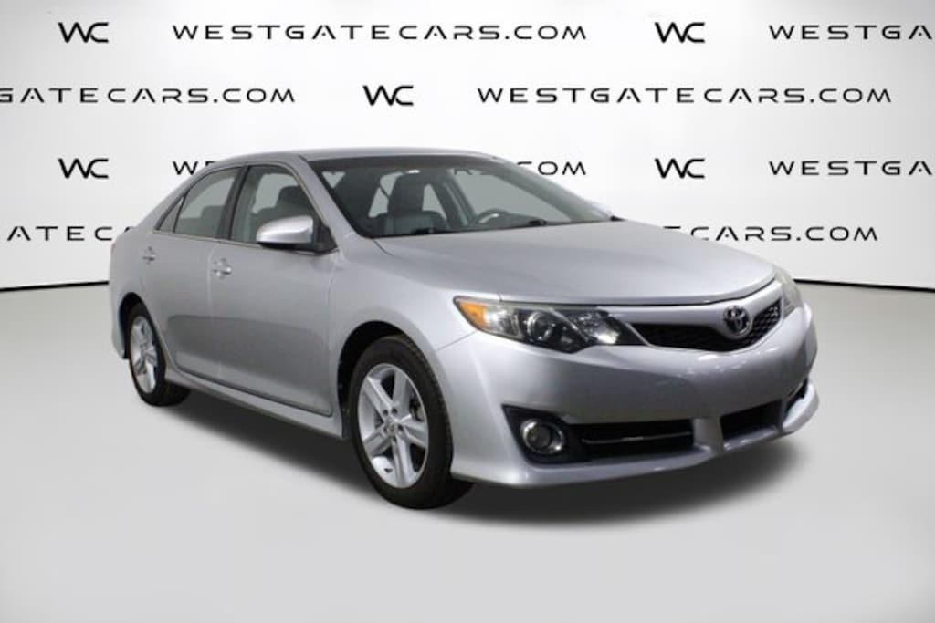 Used 2013 Toyota Camry SE Sedan