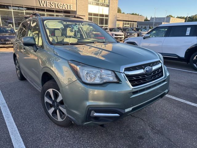 2018 Subaru Forester 2.5i Premium photo 3