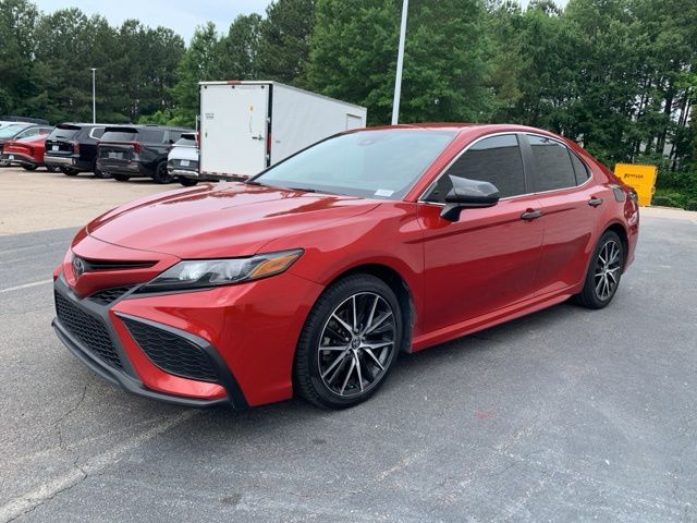 2021 Toyota Camry SE photo 3
