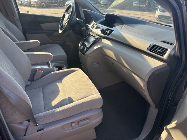 2016 Honda Odyssey EX photo 4