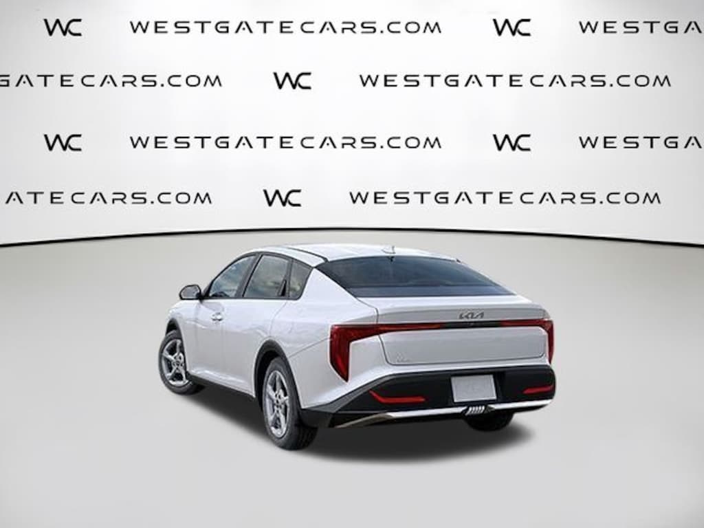 New 2025 Kia K4 LXS Sedan