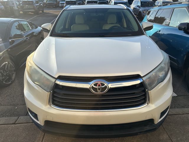 2015 Toyota Highlander XLE photo 2