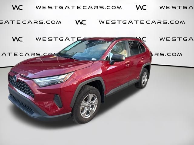 2024 Toyota RAV4 LE's photo