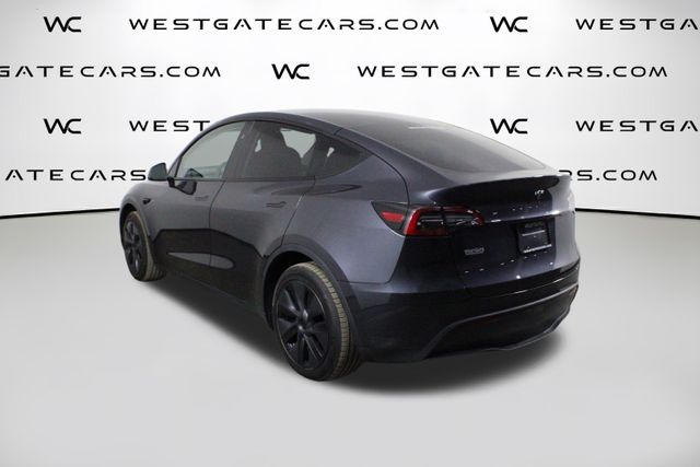 2024 Tesla Model Y Long Range photo 3