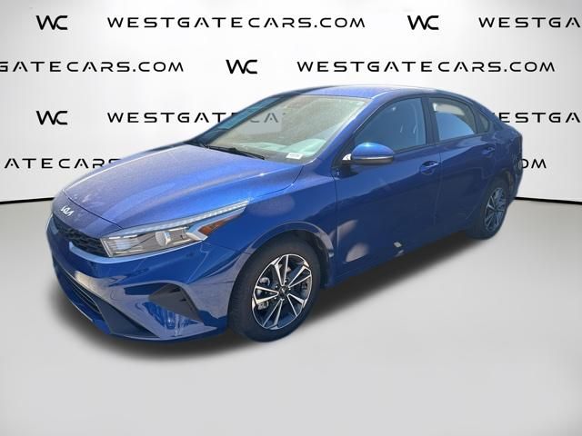 2023 Kia Forte LXS AT's photo