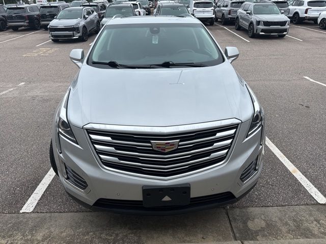 2017 Cadillac XT5 Luxury photo 2