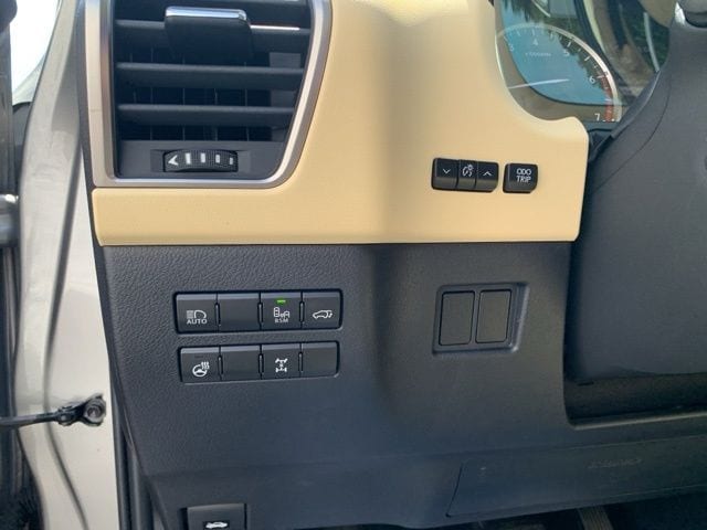 2020 Lexus NX 300 - Photo 23