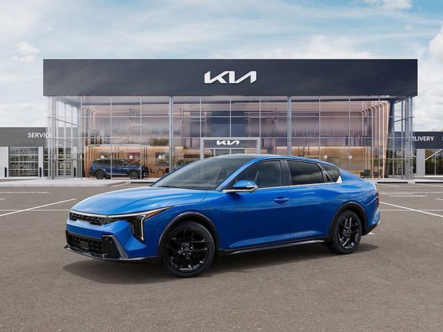 2025 Kia K4 GT-Line Turbo photo 3