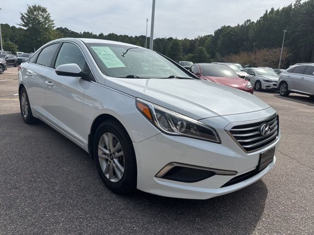2017 Hyundai Sonata SE photo 3