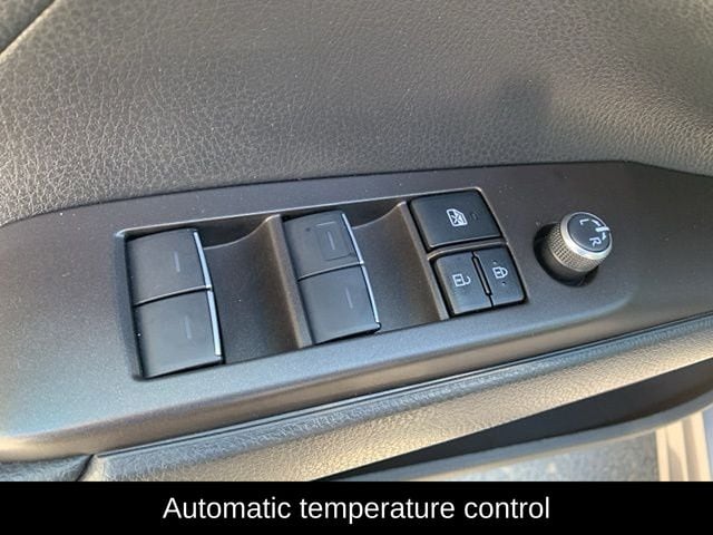 2023 Toyota Camry XSE - Photo 8