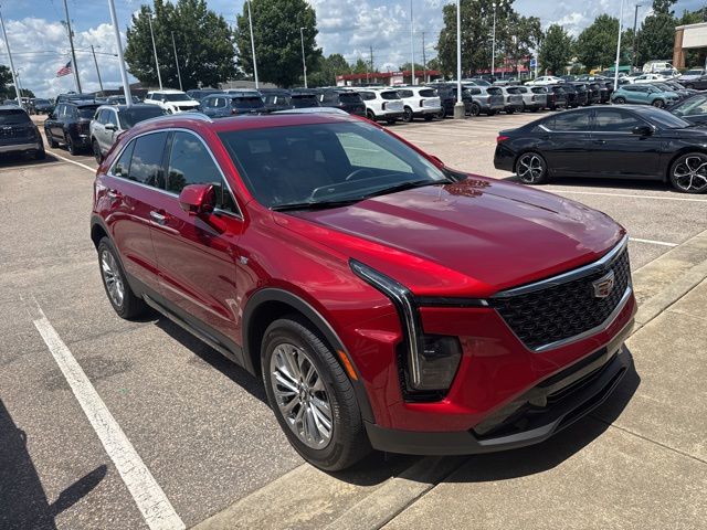 2025 Cadillac XT4 Premium Luxury photo 3