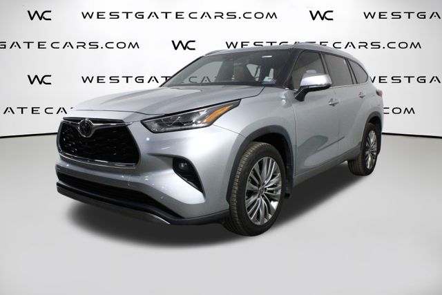 2022 Toyota Highlander Platinum's photo