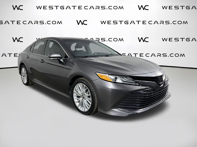 2020 Toyota Camry XLE's photo