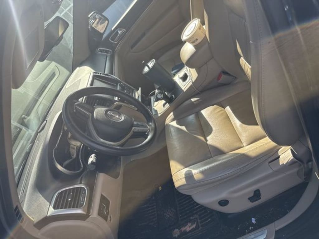 Used 2014 Jeep Grand Cherokee Limited 4x4 SUV