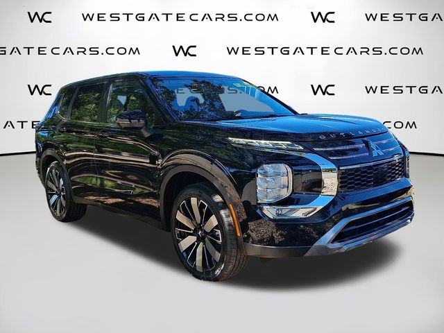 2025 Mitsubishi Outlander SE's photo