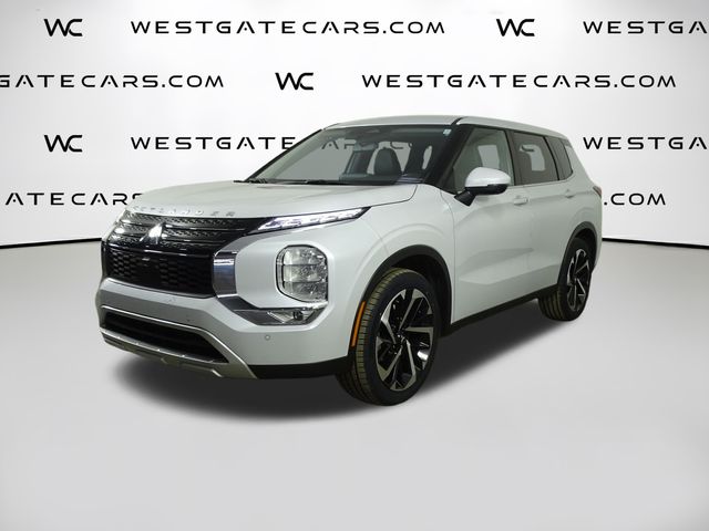 2024 Mitsubishi Outlander SE's photo