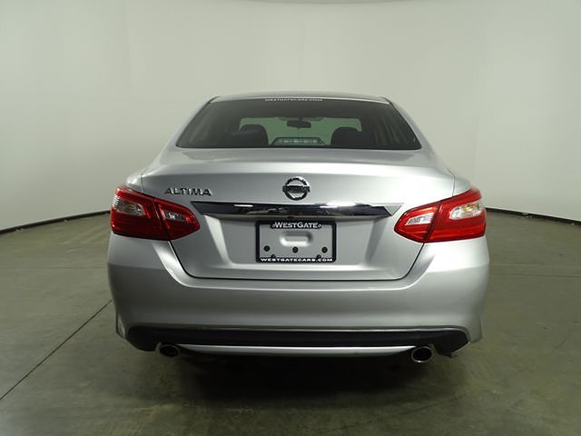 2017 Nissan Altima 2.5 S photo 4
