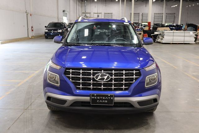 2022 Hyundai Venue SEL Limited photo 2