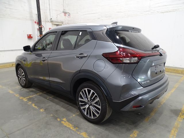 2021 Nissan Kicks SV photo 3