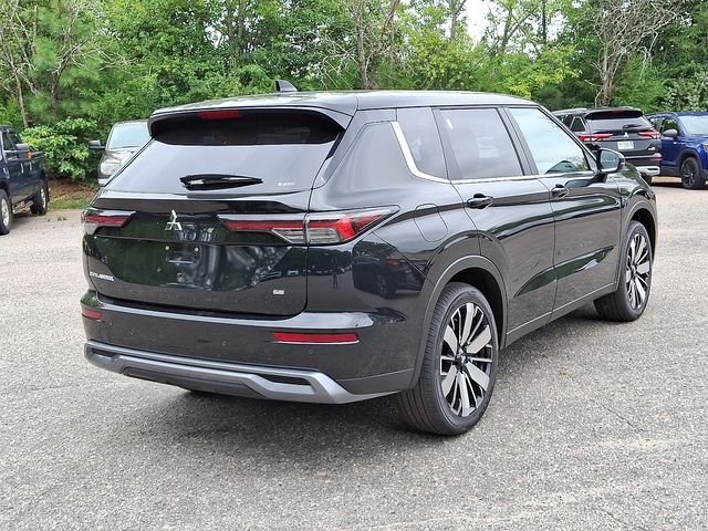 2025 Mitsubishi Outlander SE photo 4