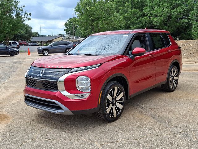 2025 Mitsubishi Outlander SE photo 2