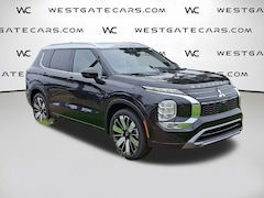 2025 Mitsubishi Outlander Platinum Edition SUV