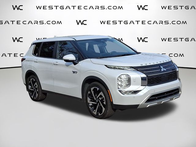2023 Mitsubishi Outlander Plug-In Hybrid SE's photo