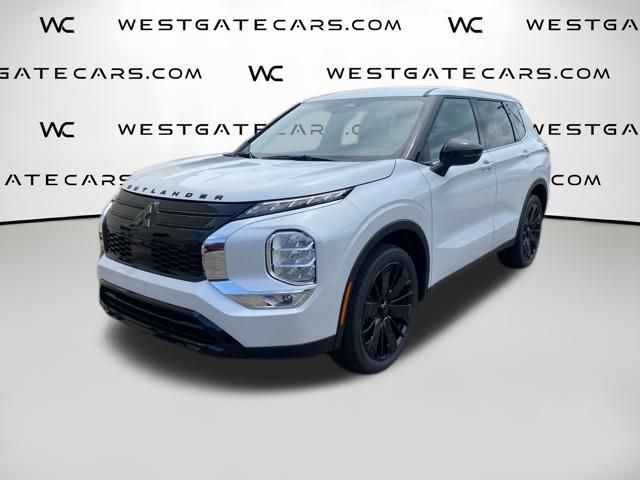 2026 Mitsubishi Outlander LE FWD's photo