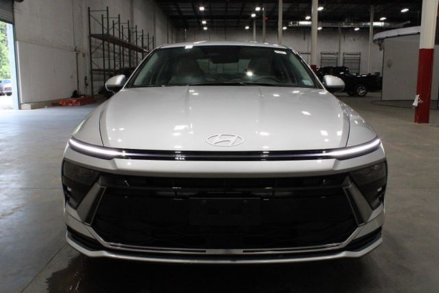 2024 Hyundai Sonata SEL photo 2
