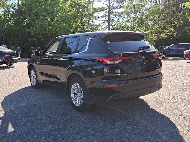 2025 Mitsubishi Outlander PHEV ES photo 3