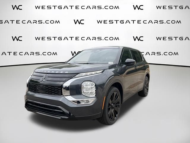 2026 Mitsubishi Outlander LE FWD's photo