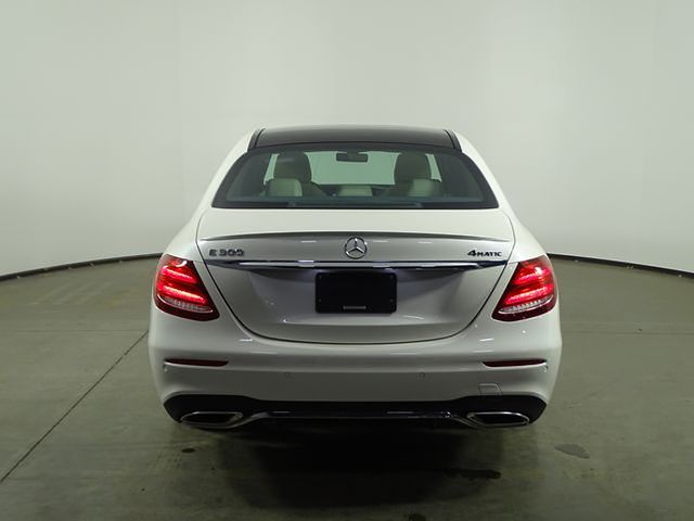 2018 Mercedes Benz E 300 4MATIC photo 4