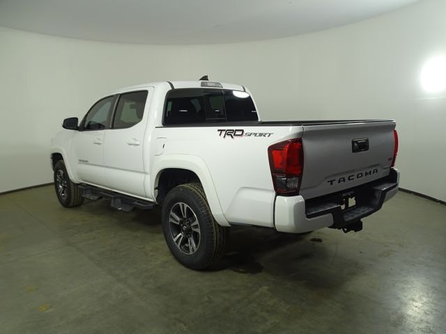 2018 Toyota Tacoma TRD Sport V6 photo 3
